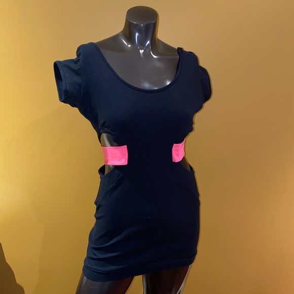 Backless black stretchy mini dress with neon details - Picture 2 of 6
